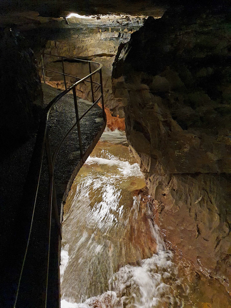St. Beatus Höhlen
