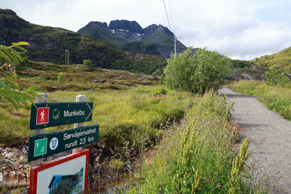 Start hike Tindstinden Lofoten Noorwegen