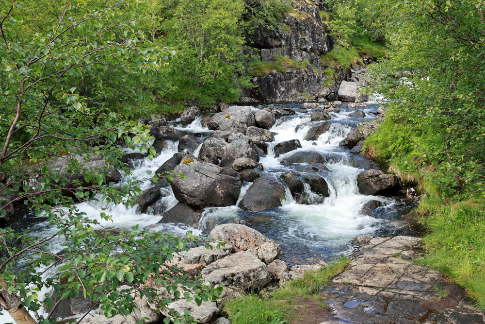 Hike Tindstinden Lofoten Noorwegen