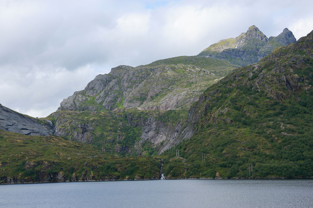 Hike Tindstinden Lofoten Noorwegen