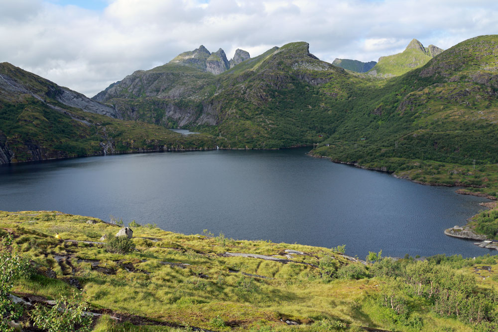 Hike Tindstinden Lofoten Noorwegen