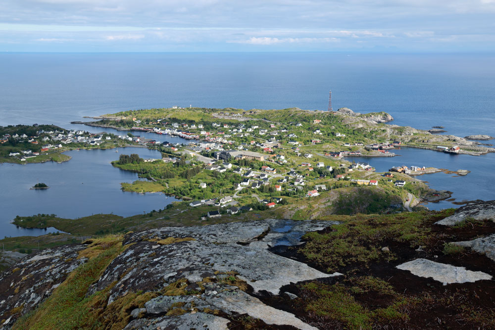 Hike Tindstinden Lofoten Noorwegen