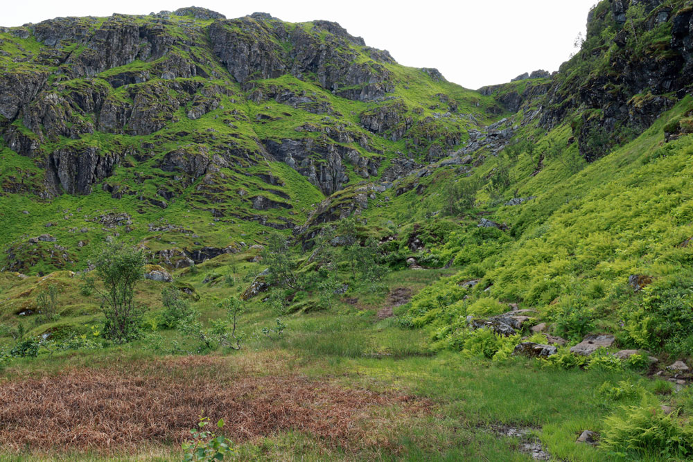 Hike Tindstinden Lofoten Noorwegen