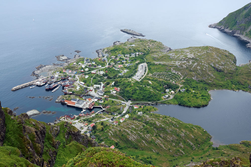 Hike Tindstinden Lofoten Noorwegen