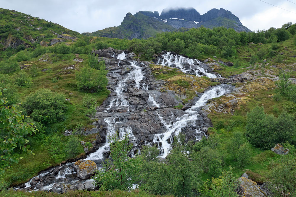 Hike Tindstinden Lofoten Noorwegen