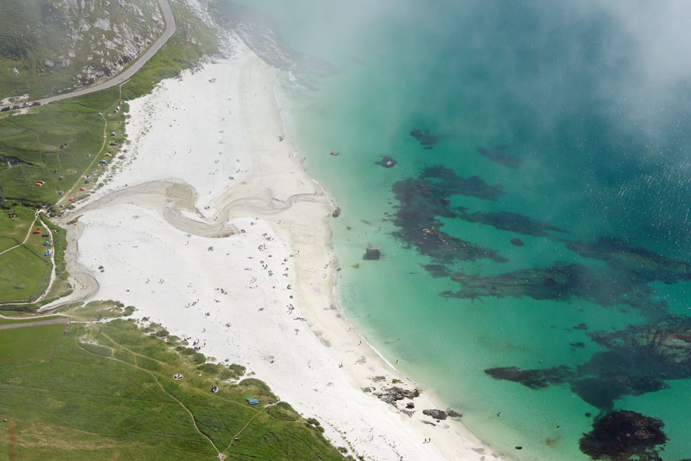 Hike Mannen Lofoten - Haukland Beach