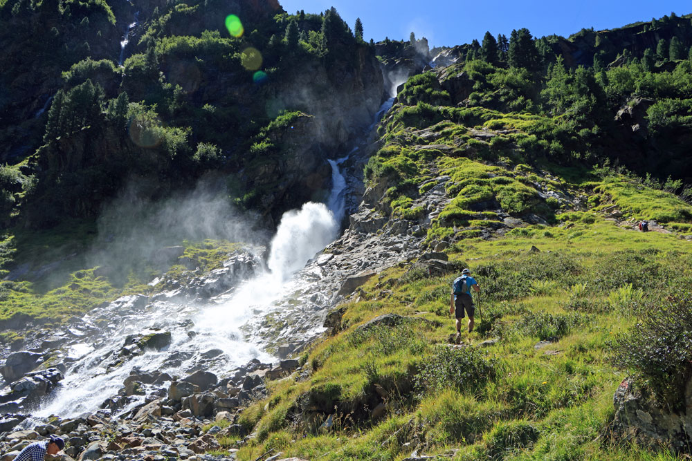 Hike Stubaital waterval Sulzenaufall