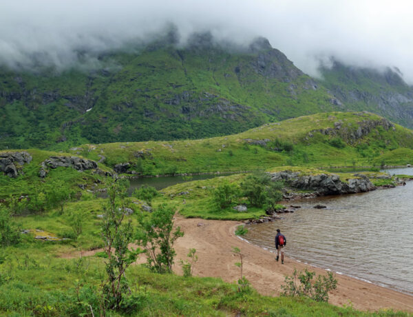 Hike Ågvatnet Lofoten